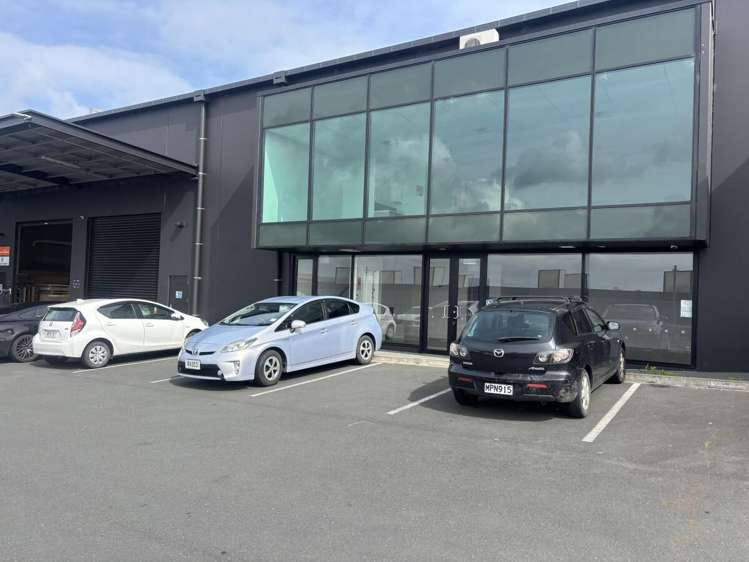 2/5 Northside Drive Westgate_1