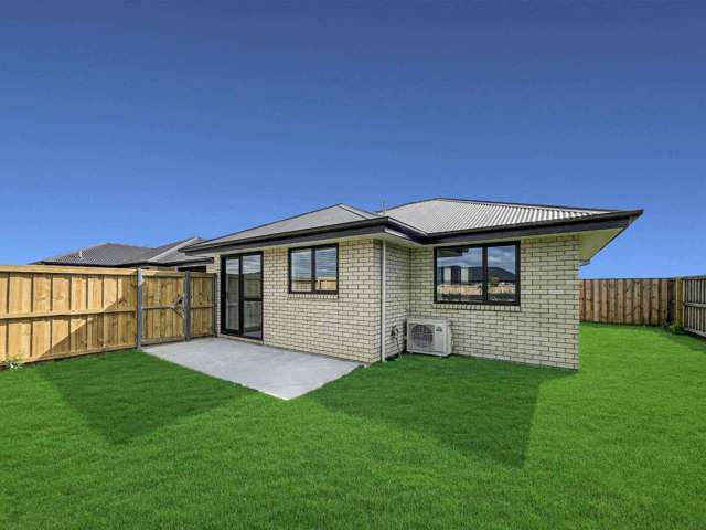 ROLLESTON - THREE BEDROOMS, ONE BATHROOM BRAND NEW HOME, INTERNAL GARAGE