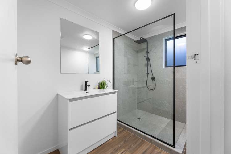 79 Torkar Road Clarks Beach_19