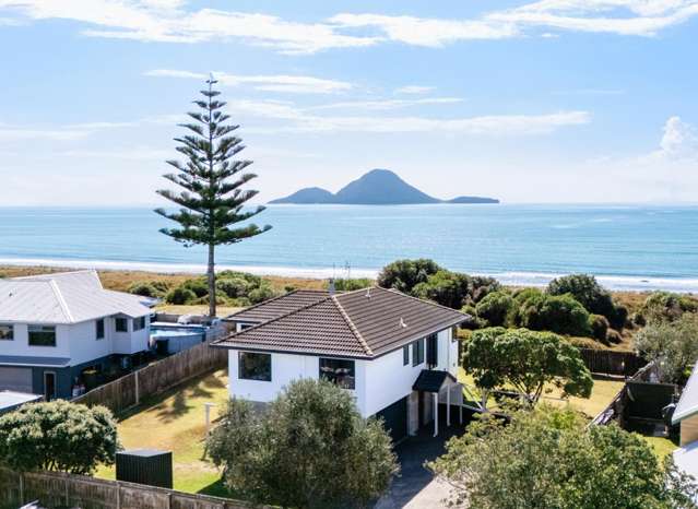 4 Commodores Close Coastlands_1