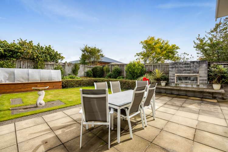 27 Montague Grove Stratford_21