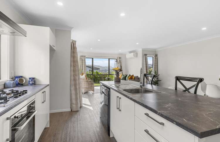 84 Endeavour Drive Whitby_6