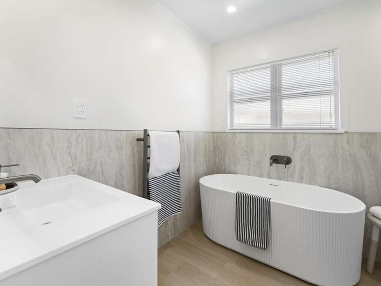 12 Kiernan Place Kelston_16