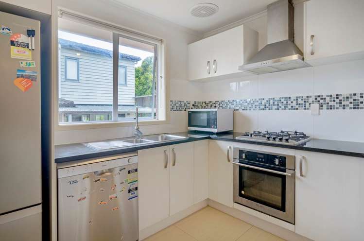 124 Edmonton Road Te Atatu South_6