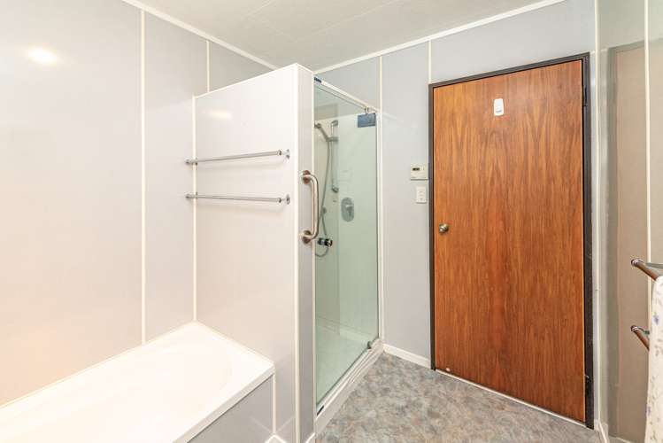 44 Exeter Crescent Springvale_15