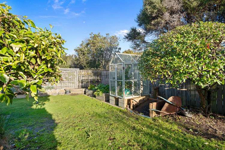 17 Coleridge Place Stoke_18