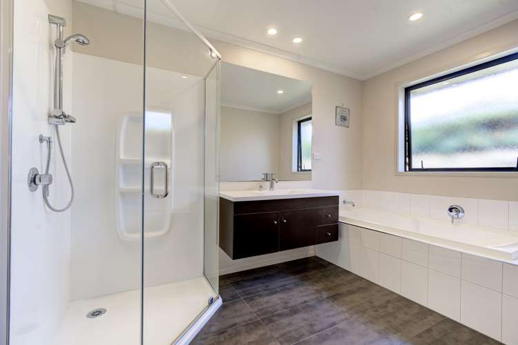 25 Aquila Crescent Rototuna North_13