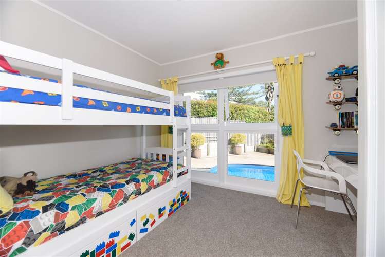 15 Fairdale Place Birkdale_9