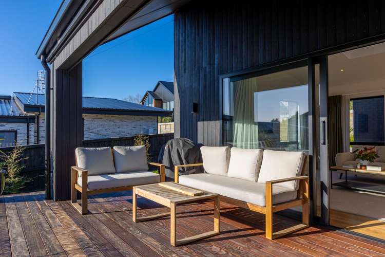 14 Carex Rise Cracroft_5