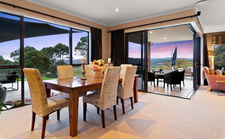 664a Ridge Road Riverhead_11