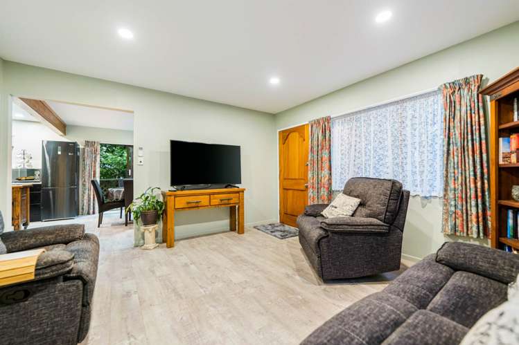 2/3 Lyell Court Clover Park_9