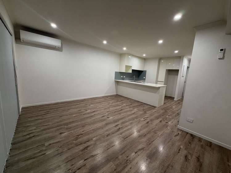 2/17 Alfriston Road Manurewa East_2