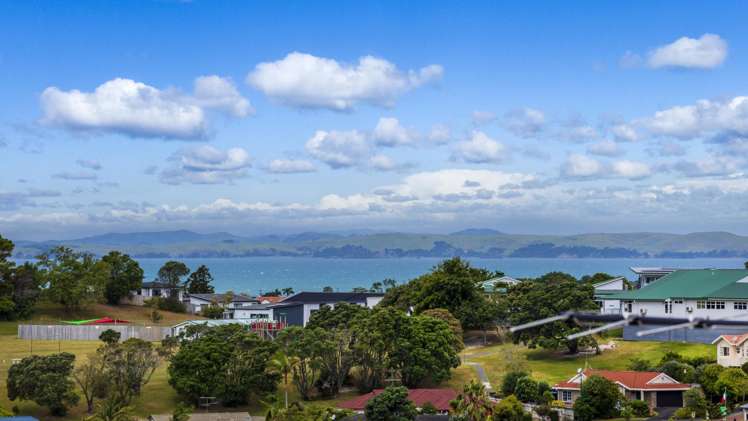 8 Caversham Drive Torbay_19