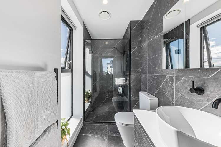 304/2 Miller Street Pt Chevalier_13