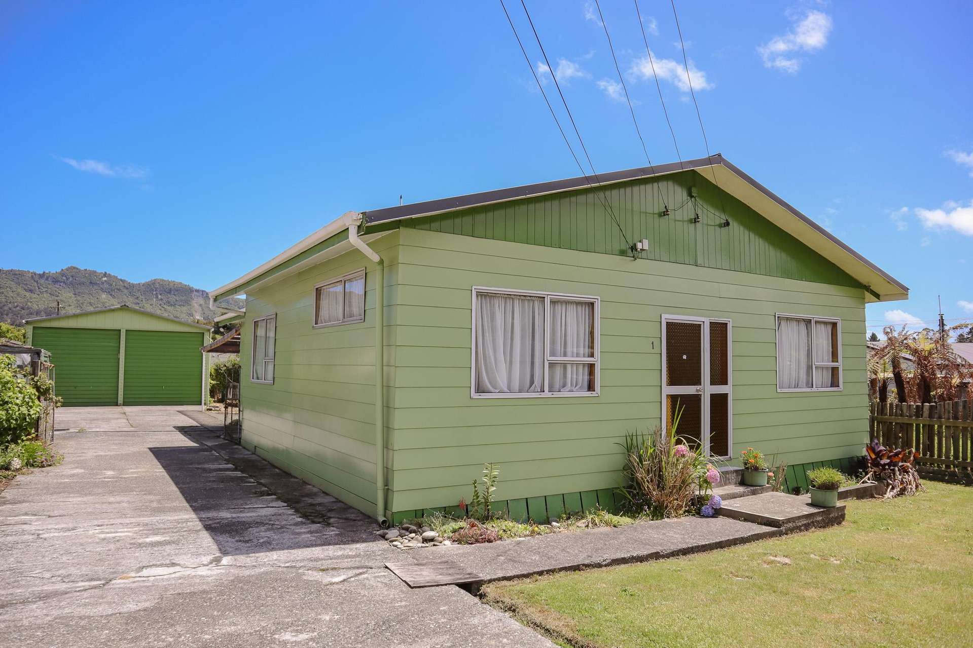 1 Ross Street Dunollie_0