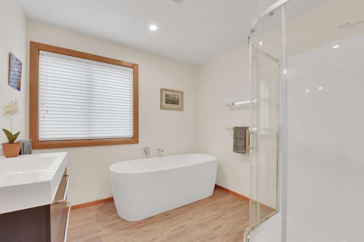 33 Valhalla Drive Richmond_16