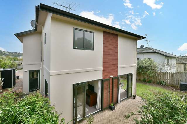 FREEHOLD, DOUBLE GARAGE IN OTEHA