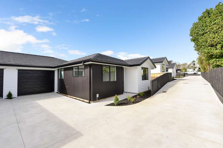 3/3 Tarbett Road Hillcrest_1