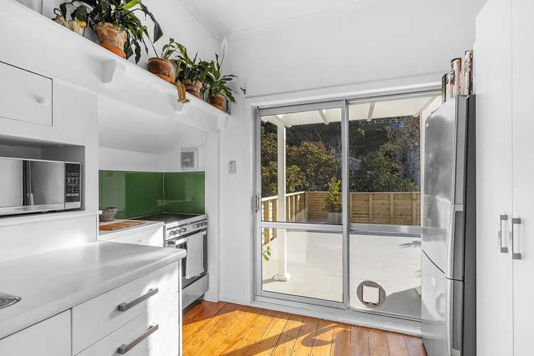 8 Friend Street Karori_8