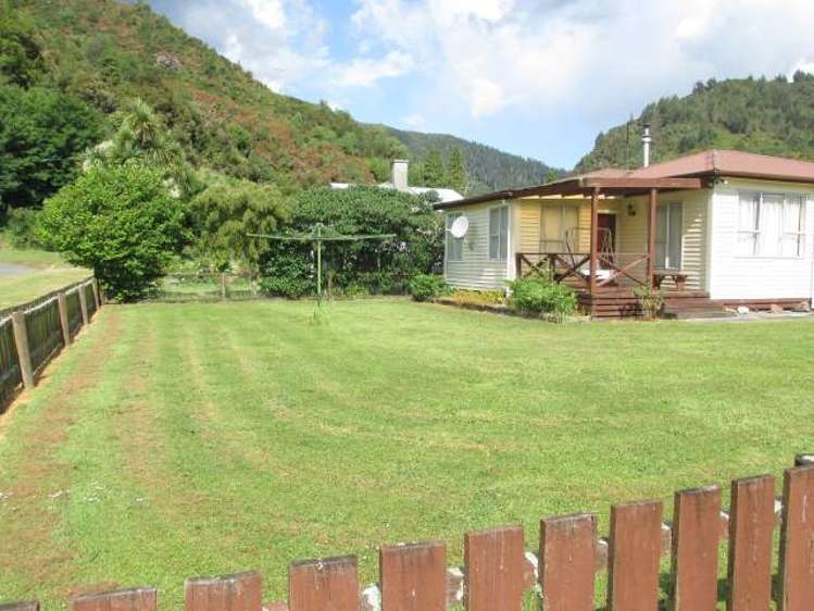 1 Ross Street Reefton_3