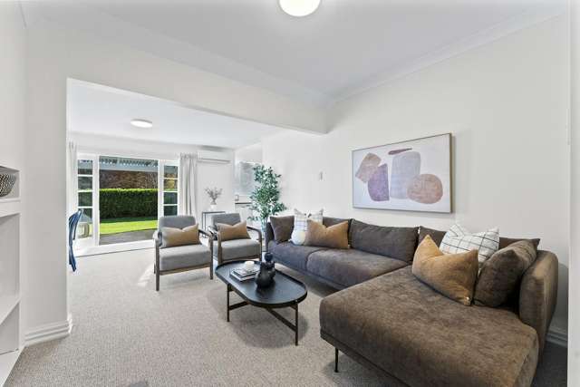 Backyard to Brooklands - Renovated and Ready!