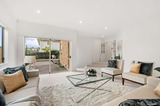 2/4 Delamare Court Sunnynook_1