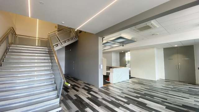 Premium office with indoor-outdoor flow