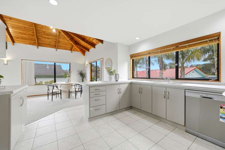 11 Highwood Grove Torbay_25