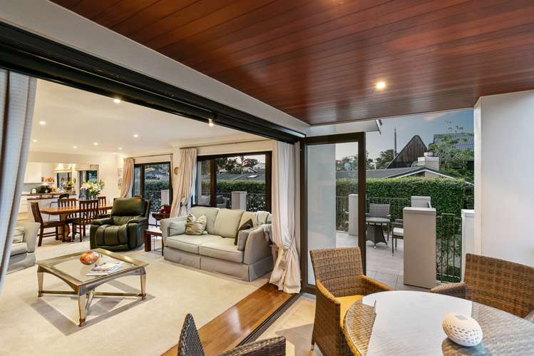 54a Marine Parade Mellons Bay_8