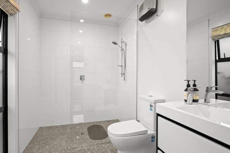 76 Shields Street Clyde_11