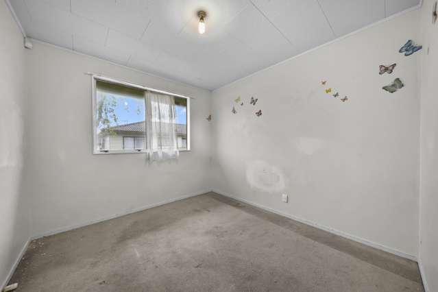 2/30 Kennington Drive Clendon Park_3