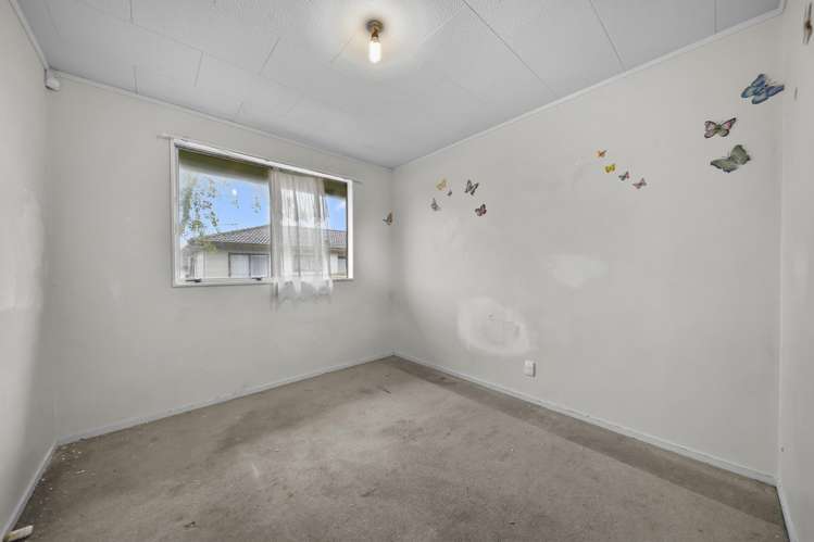 2/30 Kennington Drive Clendon Park_3