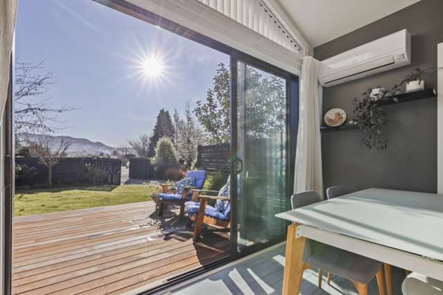 STOP SCROLLING – You Need to See This Oxford Gem!