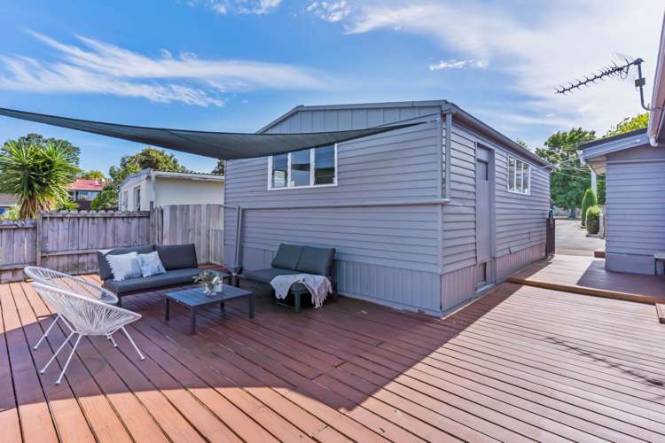 1/11 Salisbury Road Birkdale_13