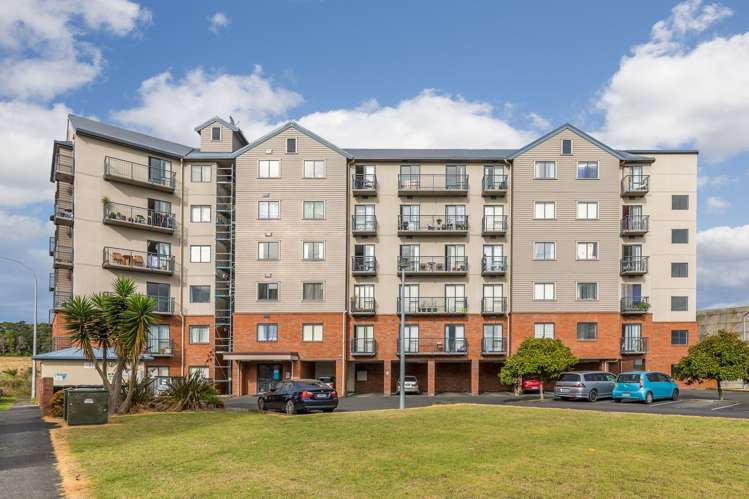 6c/17 Crown Lynn Place New Lynn_10