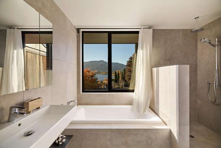 27 Arrowtown-Lake Hayes Road Lake Hayes_14