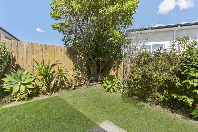 6 Crows Road Swanson_4