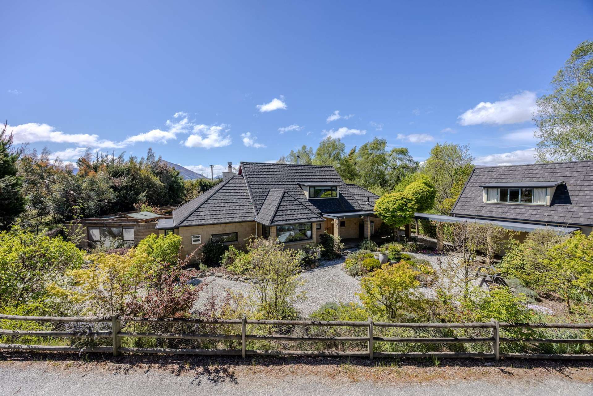 146 Lake Hawea - Albert Town Road Albert Town_0