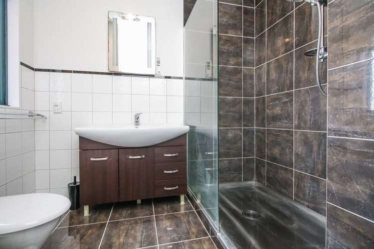 14 Hattaway Avenue Bucklands Beach_13