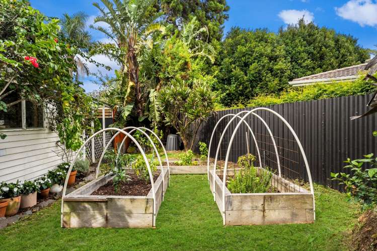 10 Montmere Avenue Te Atatu Peninsula_18