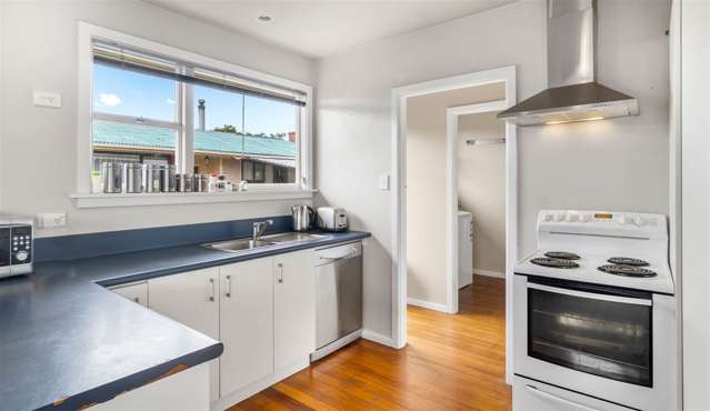 72 Kathleen Crescent Hornby_3