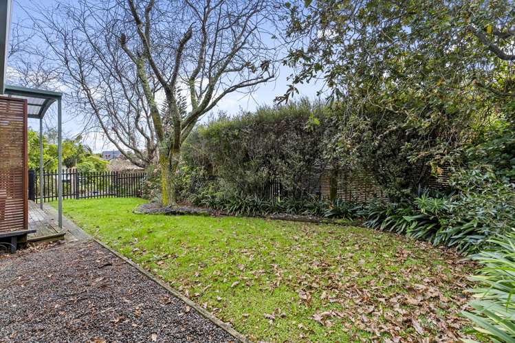 6 Araminta Place Beachlands_21