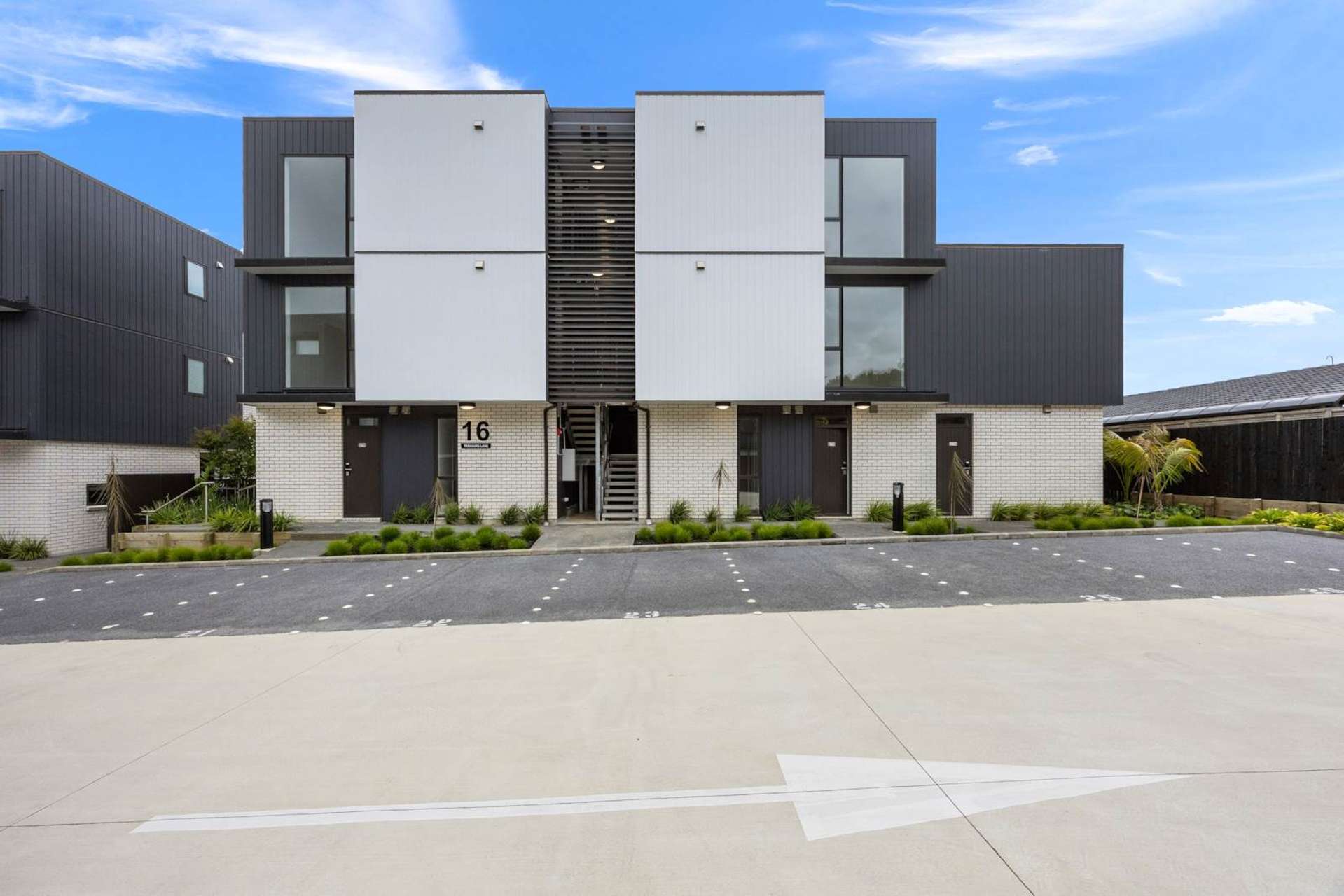 6/16 Treasure Lane Te Atatu South_0