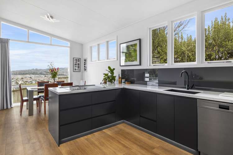 77 Easther Crescent Kew_27