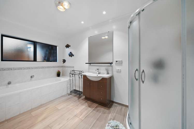 7 Lamia Place The Gardens_13