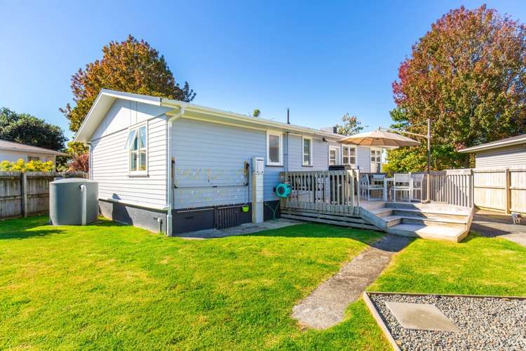 8 Crocombe Crescent Beach Haven_23