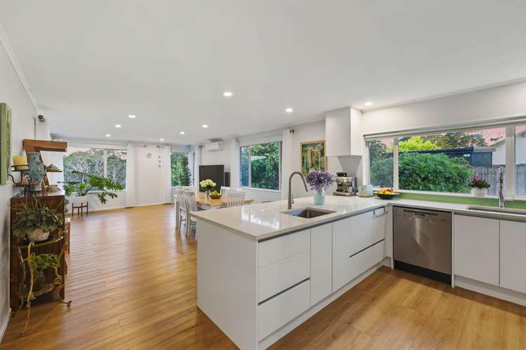 22 Windfall Grove Greenhithe_8