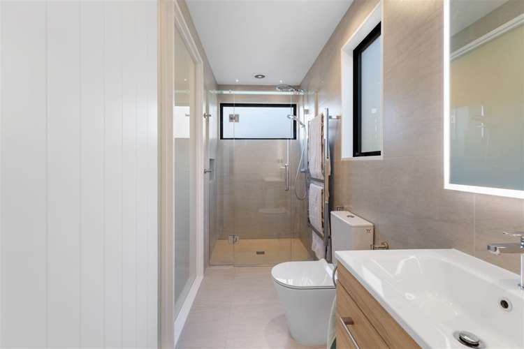 11 Round Hill Rise Cracroft_15