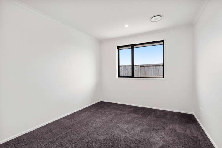 31 Saint Michael Crescent One Tree Point_16