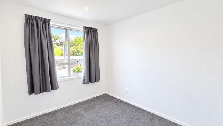 6 Hilltop Avenue 11640_9